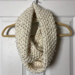 White/Cream Knit Scarf